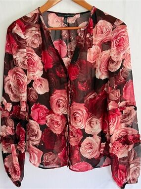 White House Black Market Floral Sheer Blouse XS Romantic Ruffle Sleeve